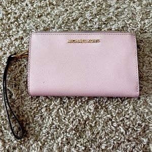 Michael Kors Pink Leather SmartPhone Wallet